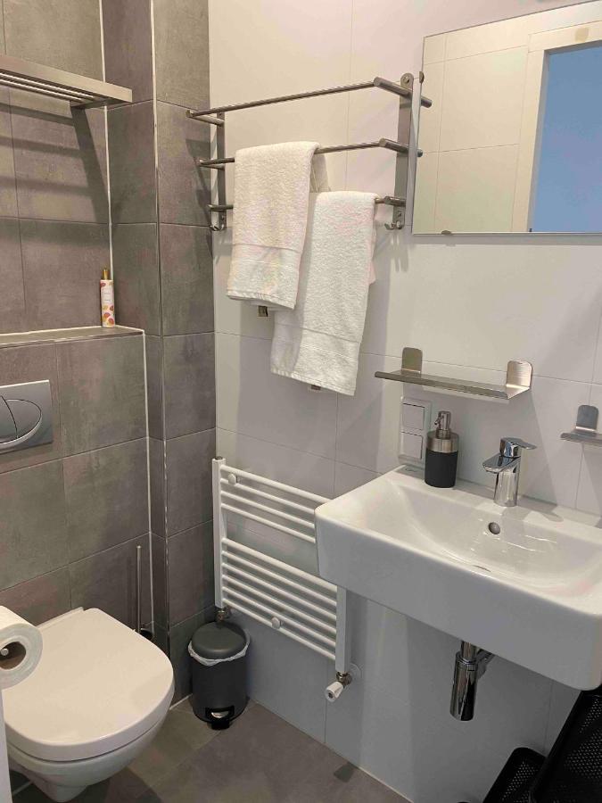 Haagshuisje- Eigen Appartement, Dichtbij Alles, Stijlvol Voorburg Bagian luar foto